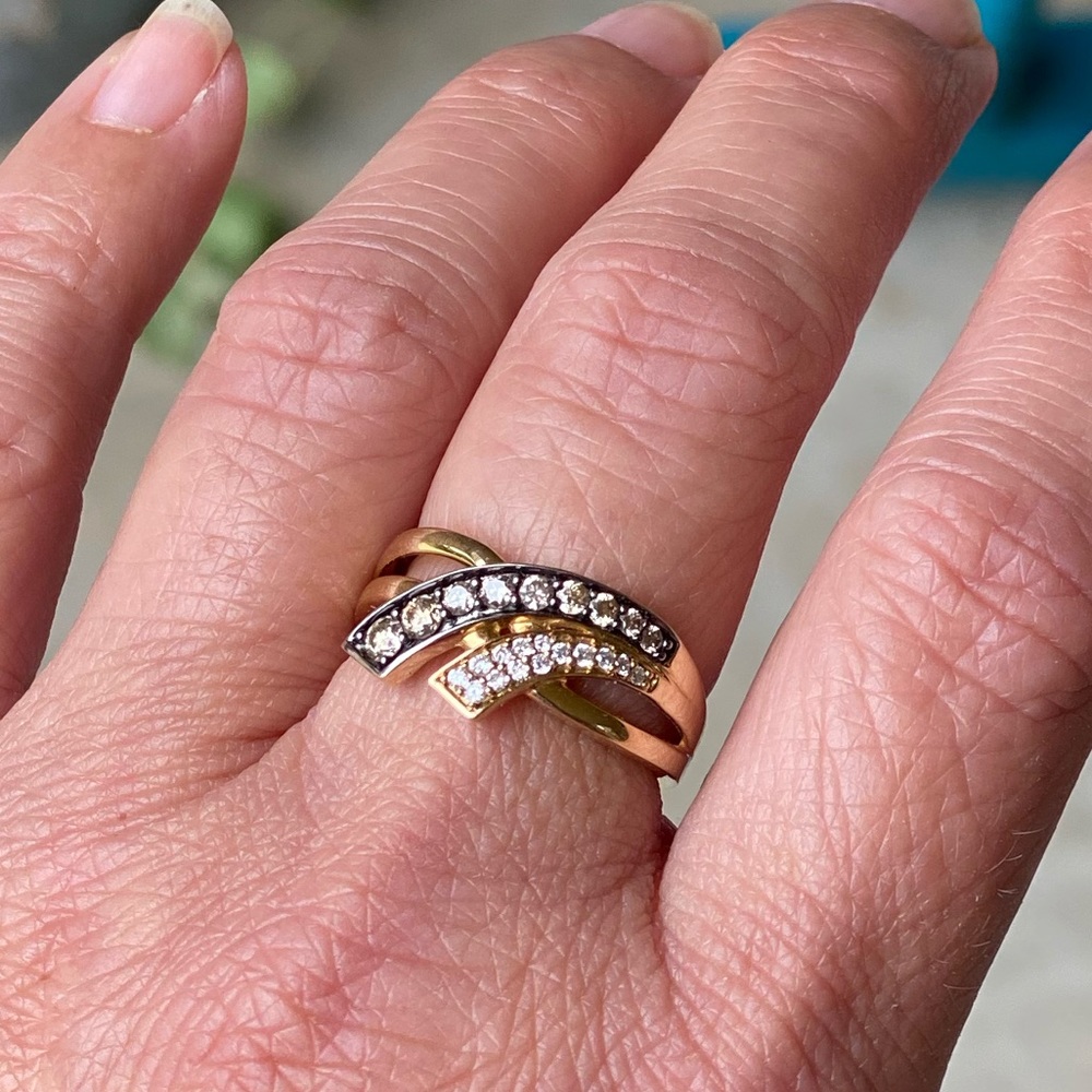 LeVian Ring w/ Chocolate & white diamonds. Size 7